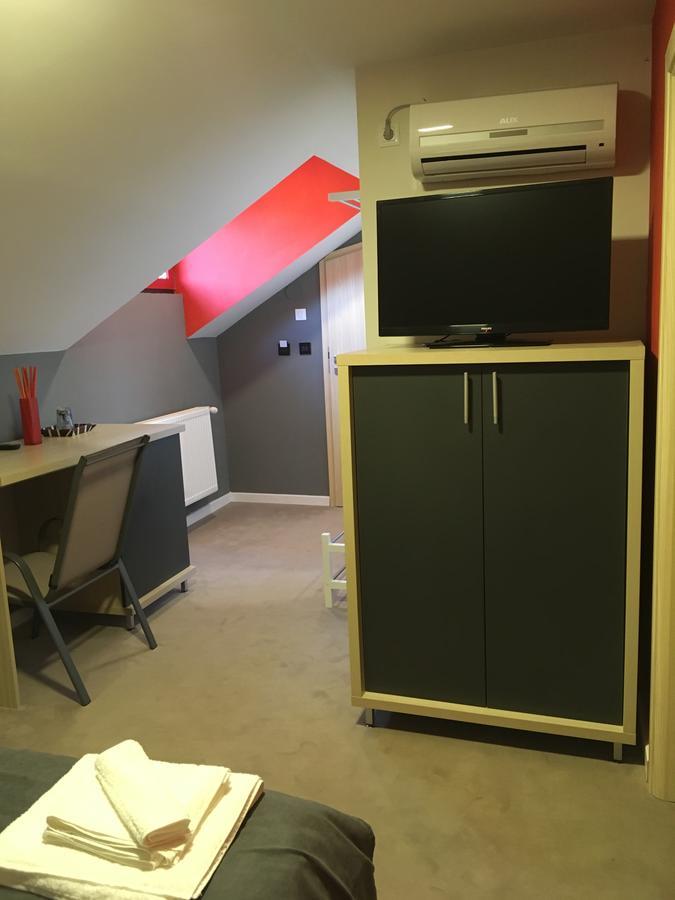 Net Hotel Piteşti Exterior foto