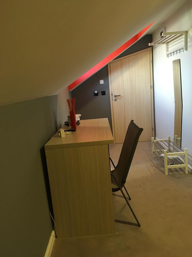Net Hotel Piteşti Exterior foto